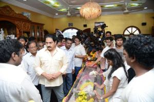 Celbts-pay-homage-to-Srihari-06